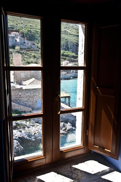 Mavromichalai Hotel Liménion Szoba fotó