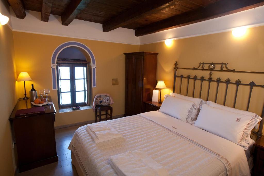Mavromichalai Hotel Liménion Szoba fotó