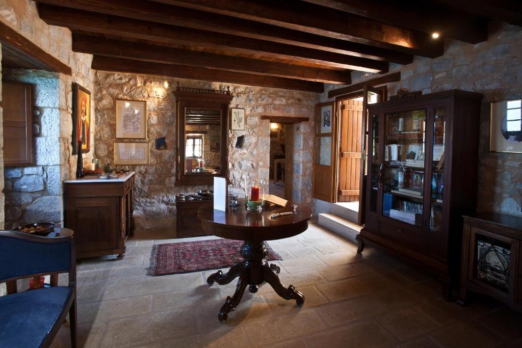 Mavromichalai Hotel Liménion Kültér fotó